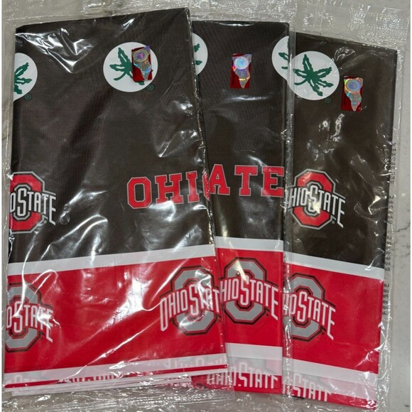 Ohio State Buckeyes NCAA College Sports Party Decoration 3 Plastic Tablecovers - Picture 1 of 2